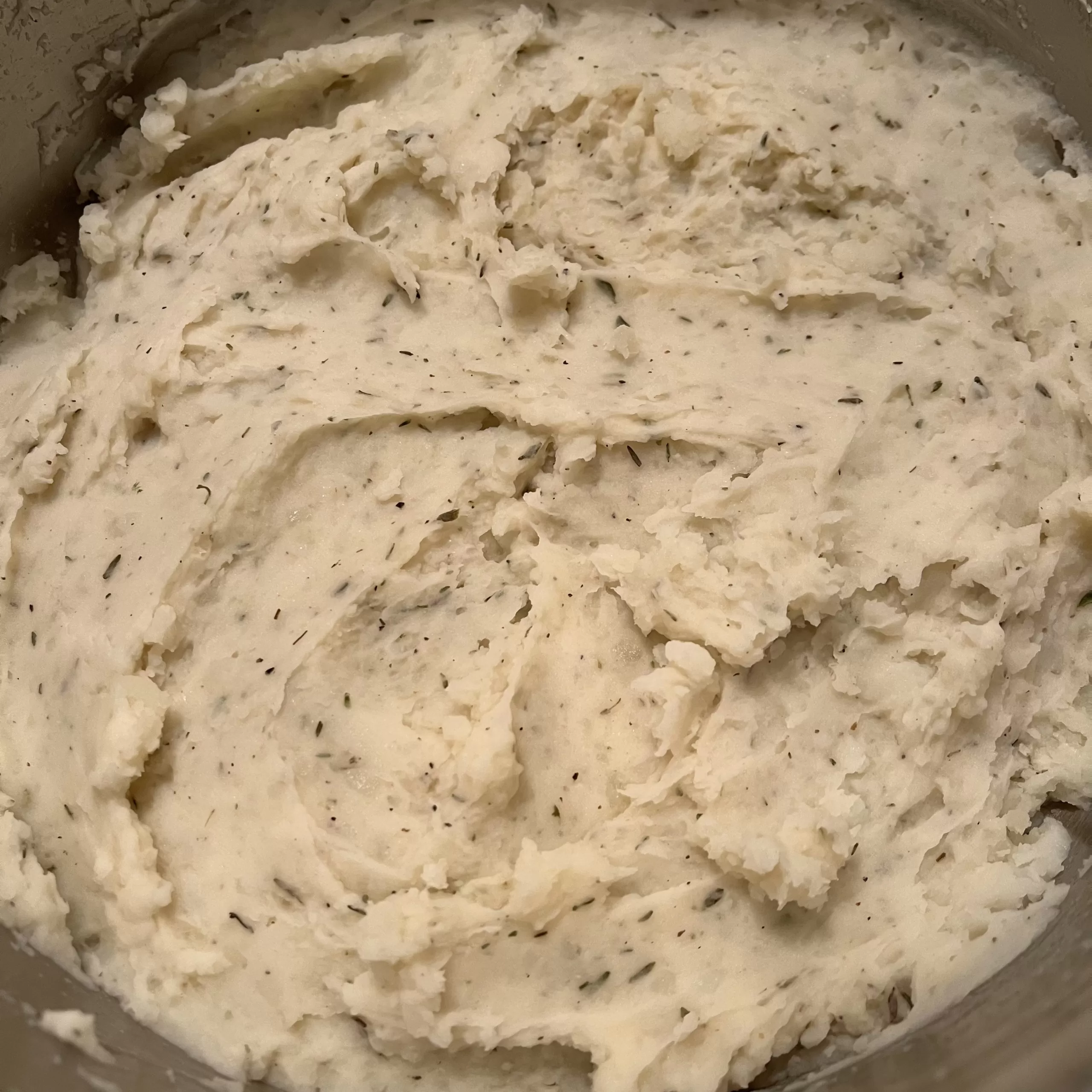 Mashed potatoes in a pot.